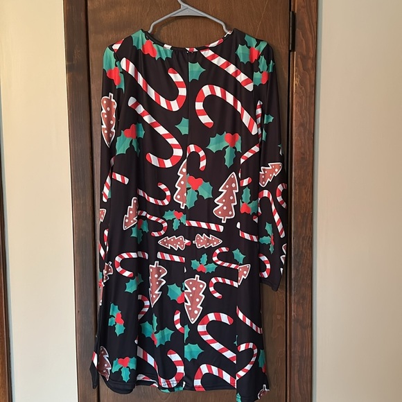 Black base candy cane, mistletoe, long sleeve Christmas dress! Size large - Picture 3 of 3